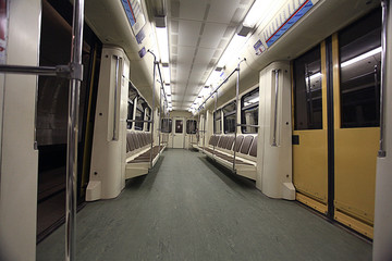 Obraz premium subway car motion blur empty