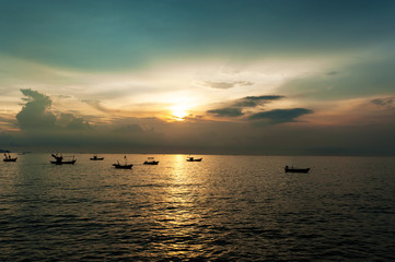 Fototapeta premium Sailing and sunset .