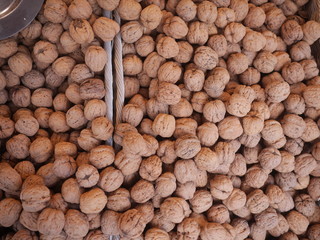 walnuts market organic