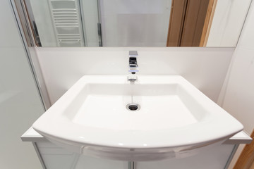 Modern sink in batchroom