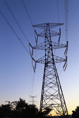 高圧鉄塔