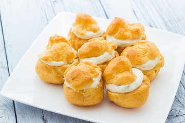 Cream puffs with tuna
