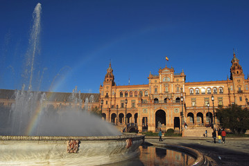 Fototapeta na wymiar Sevilla, plaza, ciudad, Andalucía, España, fuente, arco iris