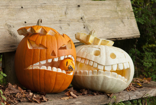 Halloween zwei Kürbismonster Schreck und Angst
