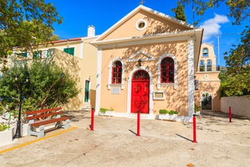 Obraz premium Square with church building in Assos town, Kefalonia island