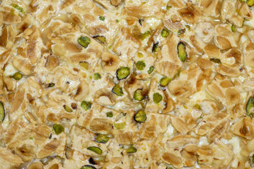 Torrone bianco con nocciole e pistacchi texture