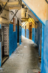 Blaue Gasse in der Medina in Tanger