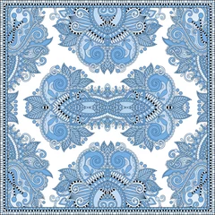 Abwaschbare Fototapete blaue Farbe Blumenpaisley-Bandana. Quadratisches Ornament © Kara-Kotsya
