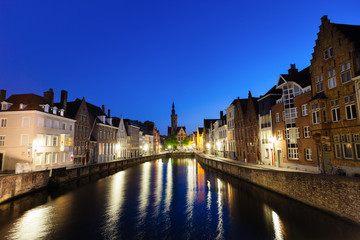 Fototapeta na wymiar Bruges town at night