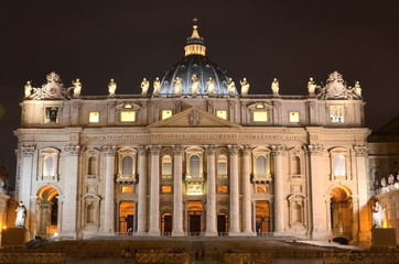 Bazylika św. Piotra nocą w Rzymie   - obrazy, fototapety, plakaty