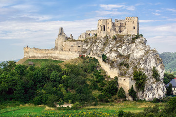 Beckov castle © mino21