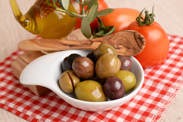 OLIVE OIL AND TOMATO