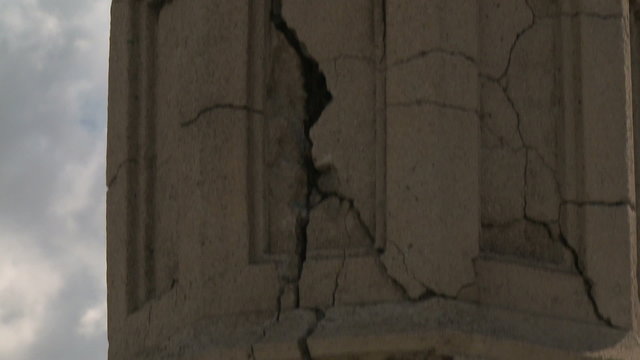 LA Earthquake Damage, Close
