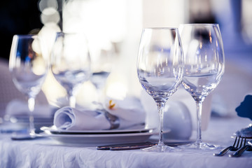 Empty glasses in restaurant