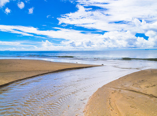 In Sunny Paradise Divine Coastline