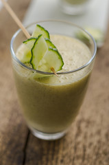 Hausgemachter Gurkensmoothie