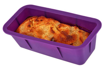 Cake aux poires dans un moule en silicone