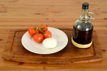 Dish with tometo and mozzarella