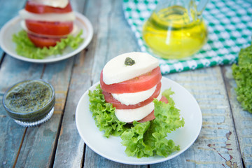 salad with mozzarella