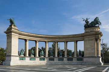 Fototapeta na wymiar Piazza degli Eroi