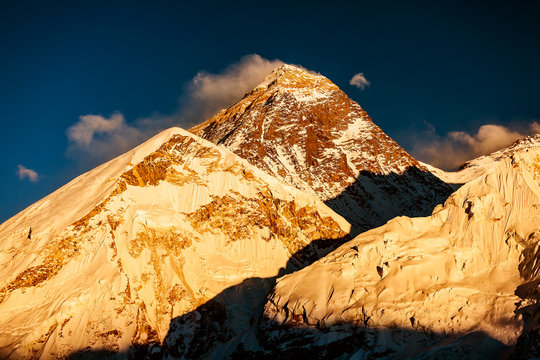 Picturesque view of Mount Everest at sunset