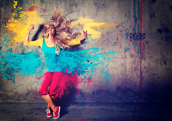 dancing girl with color splashes - movin 04 - obrazy, fototapety, plakaty