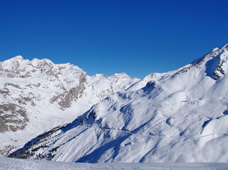 montagne savoyarde en hiver