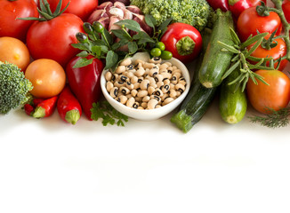 Raw black eyed  peas and vegetables