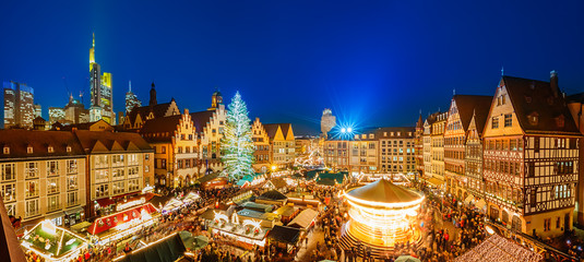 Christmas market in Frankfurt - obrazy, fototapety, plakaty