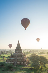 Fototapeta na wymiar temples in Bagan, Myanmar