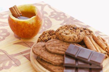 Apple tea and cookies