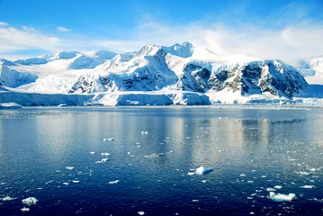 Fototapeten Berge der Antarktis © fivepointsix