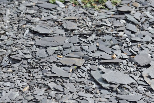 Broken shiste stones