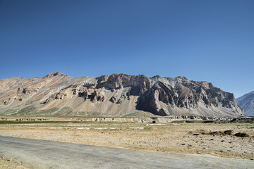 Fototapeta na wymiar Road and canyon in Himalayas