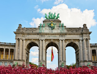 Fototapeta na wymiar Triumphal Arch in Cinquantenaire Park in Brussels