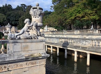 Fototapeta na wymiar Jardins de la Fontaine in Nîmes