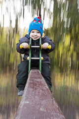 Kind auf dem Spielplatz