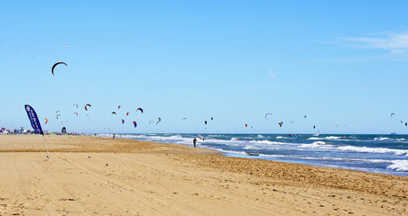 Kitesurf en la playa Castelldefels, Barcelona