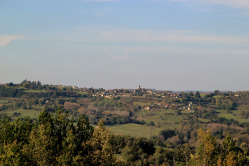 Fototapeta na wymiar Panorama sur Saint-Robert (Corrèze)