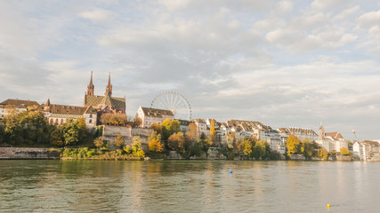 Fototapeta na wymiar Basel, Altstadt, Rheinufer, Rhein, Münster, Herbst, Schweiz