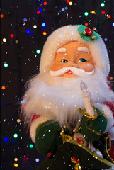 Obraz premium Santa Claus with the snow will bring many gifts to children