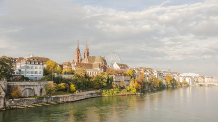 Fototapeta na wymiar Basel, Altstadt, Rhein, Münster, Kirche, Schifflände, Schweiz