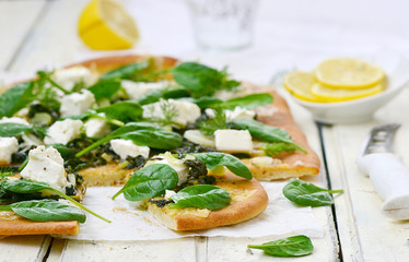 spinach and feta pizza
