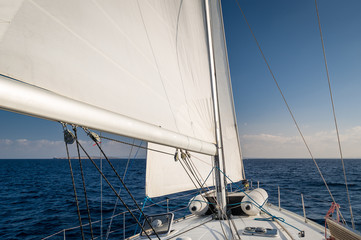 Obraz premium Sailing in Mediterranean sea