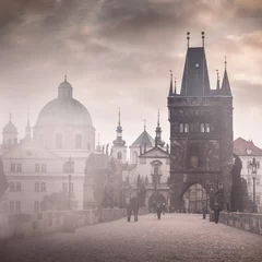 Outdoor-Kissen Karlsbrücke nebliger Morgen, Prag © Anna Pakutina