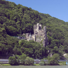 Fototapeta na wymiar Burg Rheinstein, Landschaft, Rhein;