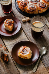 cinnamon rolls with cream icing