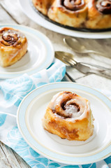 cinnamon rolls with cream icing