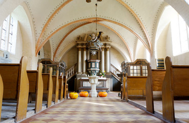 Fototapeta na wymiar Backsteinkirche Zirkow