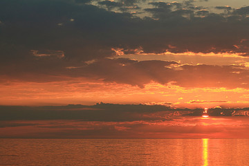 Naklejka premium clouds sky sunset